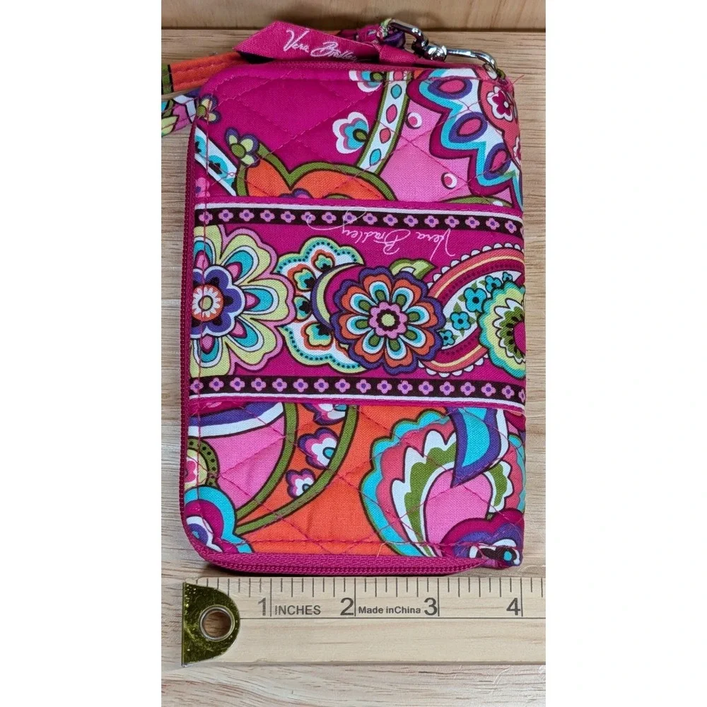 Vera Bradley Pink Paisley Quilted Cotton Zip Around Wristlet Wallet Organizer - Picture 4 of 5